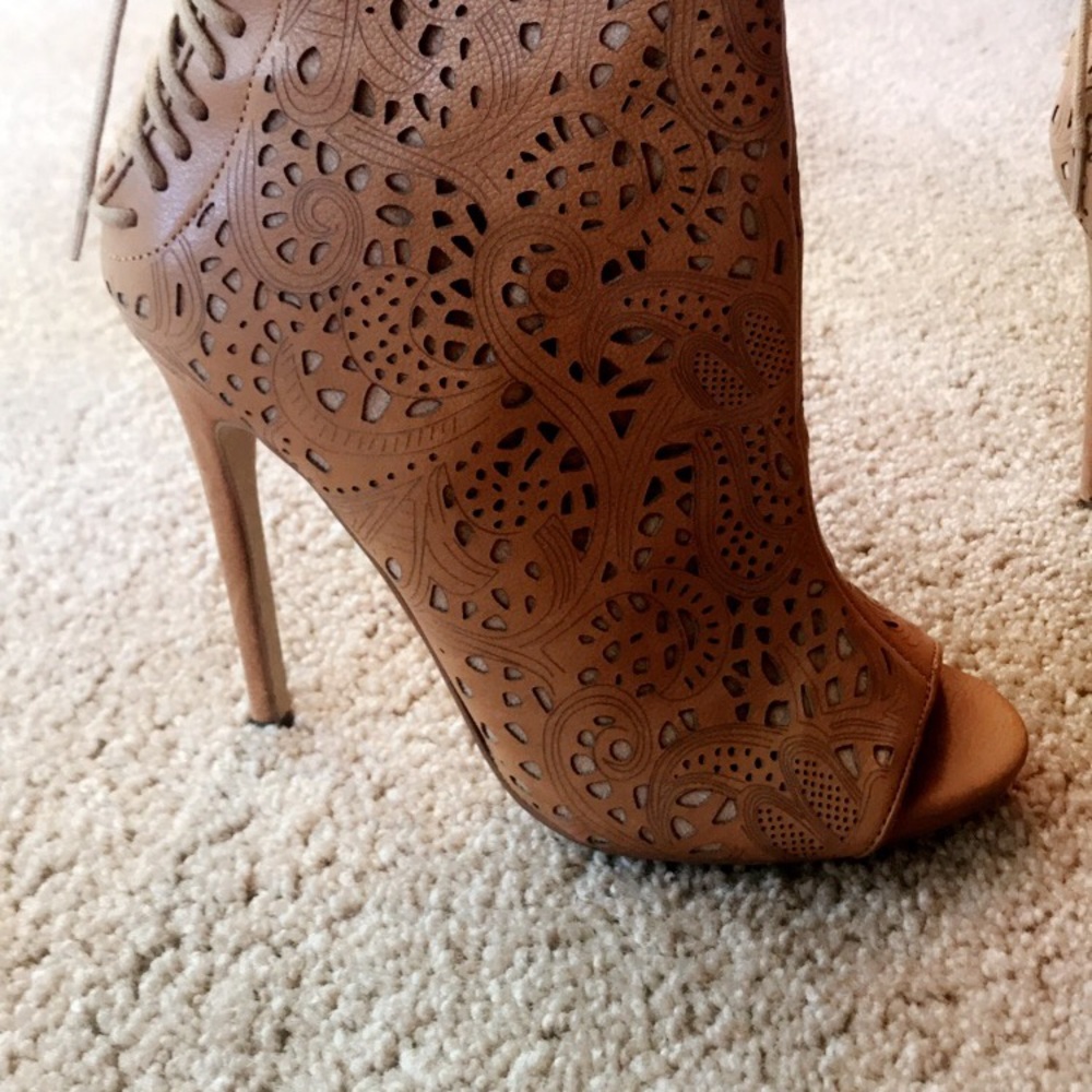 Steve Madden Korsett open toed booties